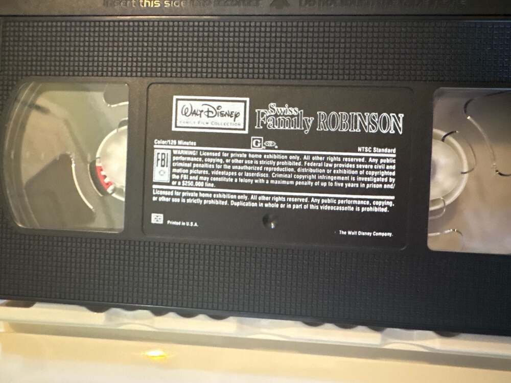 Lot of 3 Vintage Walt Disney Family Film Collection VHS Tapes: Shiloh, Swiss Fam - Picture 9 of 11